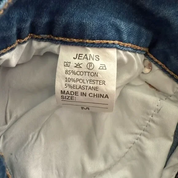 No Brand Mid rise dark wash cuffed jean shorts size Medium - Picture 2 of 7